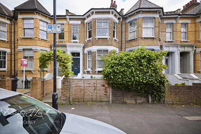 1 Bedroom Flat For Sale In Mildenhall Road, London, E5