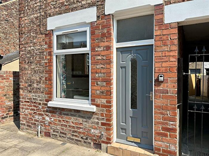 2 Bedroom Property To Rent In Finsbury Street, York, YO23