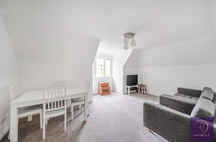 2 Bedroom Flat For Sale In Manor Drive, Wembley, HA9