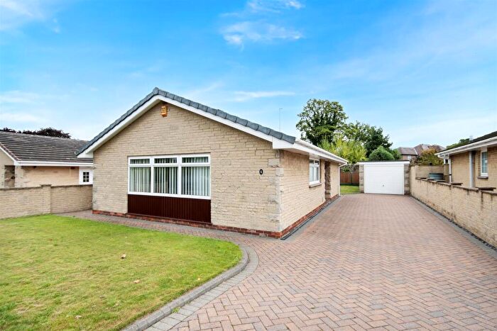 2 Bedroom Bungalow For Sale In Gill Close, Wickersley, Rotherham, S66
