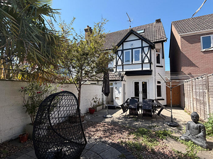 3 Bedroom Semi-Detached House For Sale In Emerson Close, Poole, BH15