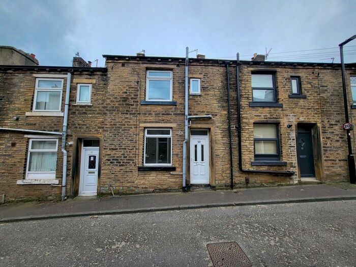 1 Bedroom Terraced House To Rent In Thomas Street West, Halifax, HX1
