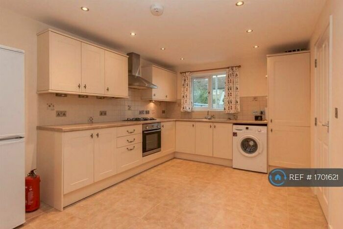 3 Bedroom Semi-Detached House To Rent In Downs View, Royal Wootton Bassett, Swindon, SN4