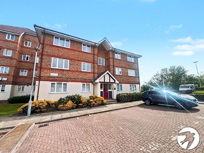 1 Bedroom Flat To Rent In Chandlers Drive, Erith, DA8