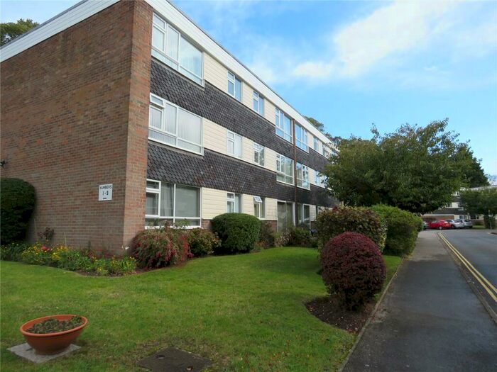 3 Bedroom Flat To Rent In Albany Gardens, Hampton Lane, Solihull, West Midlands, B91