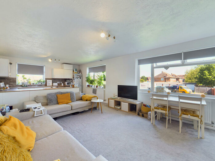 2 Bedroom Maisonette To Rent In Long Drive, Ruislip, HA4