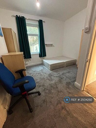 8 Bedroom Semi-Detached House To Rent In Richmond Road, Cardiff, CF24