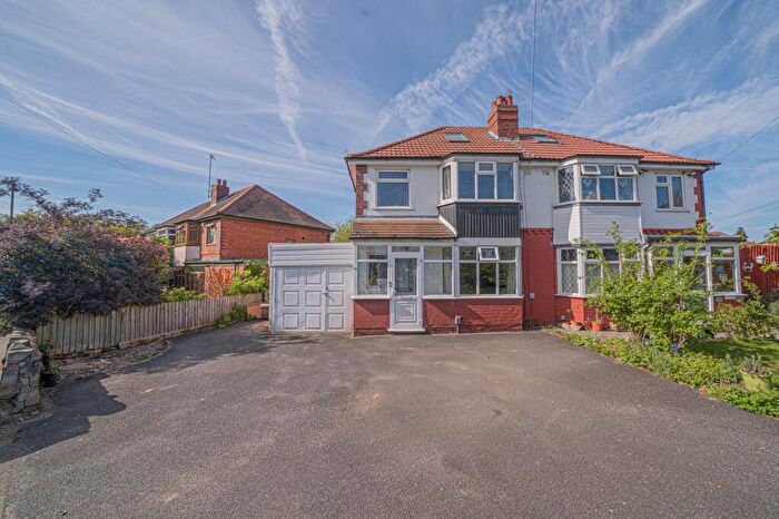 4 Bedroom Semi-Detached House For Sale In Brookvale Road, Solihull, B92