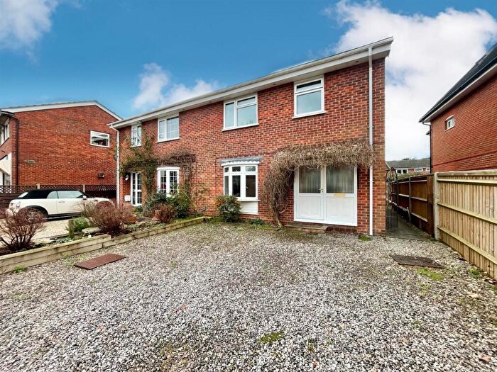 4 Bedroom Semi-Detached House To Rent In Shore Road, Warsash, Southampton, SO31