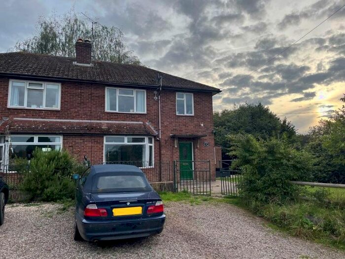 3 Bedroom Semi-Detached House To Rent In Clehonger, Hereford, HR2