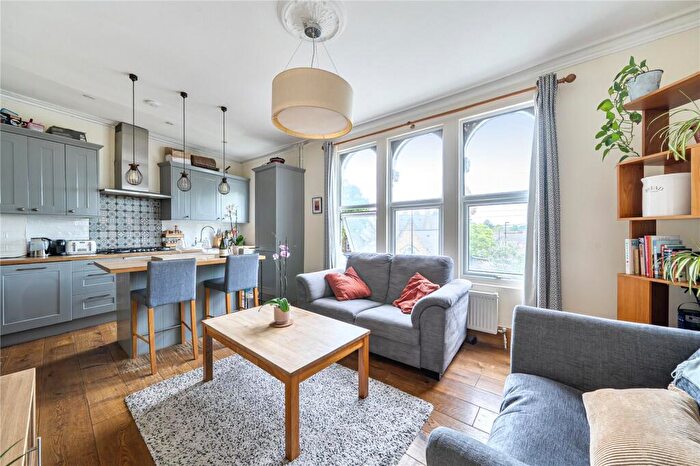 4 Bedroom Flat For Sale In Champion Crescent, Sydenham, London, SE26
