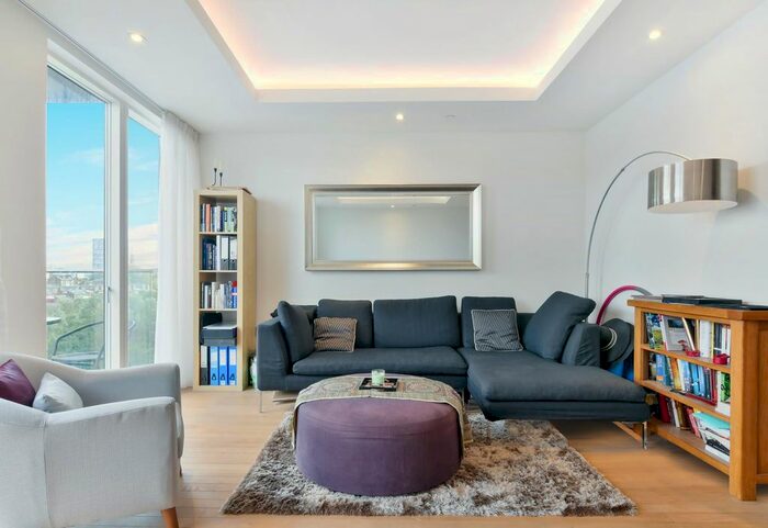 2 Bedroom Flat To Rent In Park Vista Tower, Wapping Lane, London, E1W