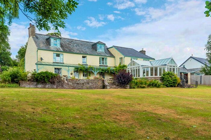 7 Bedroom Detached House For Sale In Scethrog, Brecon, LD3