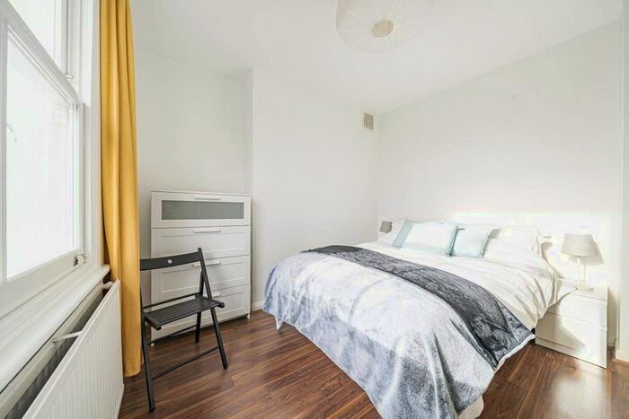 1 Bedroom Flat For Sale In Batoum Gardens, London, W6