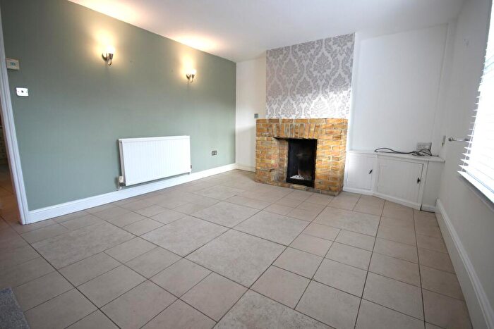 3 Bedroom Terraced House To Rent In Sun Street, Billericay, CM12
