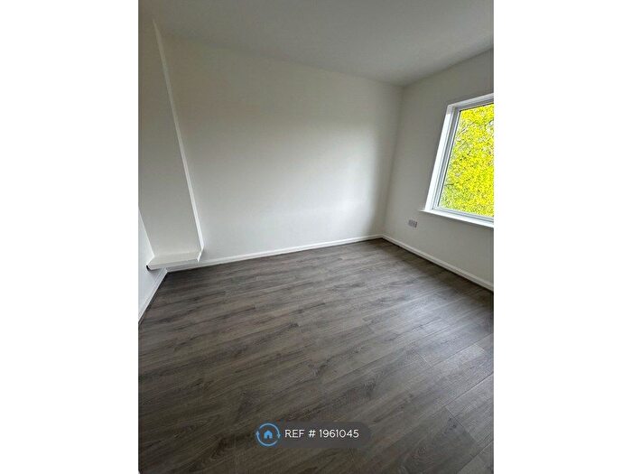 3 Bedroom Semi-Detached House To Rent In Laburnum Street, Nottingham, NG3