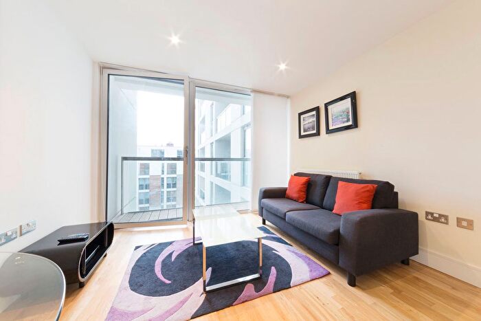 1 Bedroom Flat To Rent In Lanterns Way, Canary Wharf, E14
