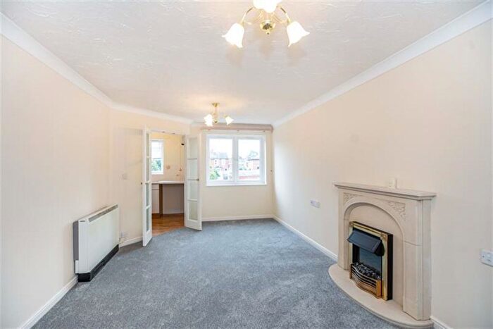 1 Bedroom Flat To Rent In Montgomery Court, Warwick, CV34