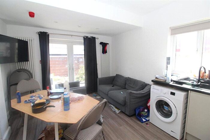 8 Bedroom Terraced House To Rent In Brithdir Street, Cardiff, CF24