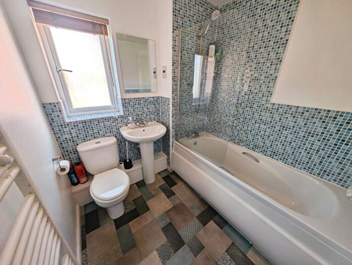 1 Bedroom Coach House For Sale In Knights Walk, Caerphilly, CF83