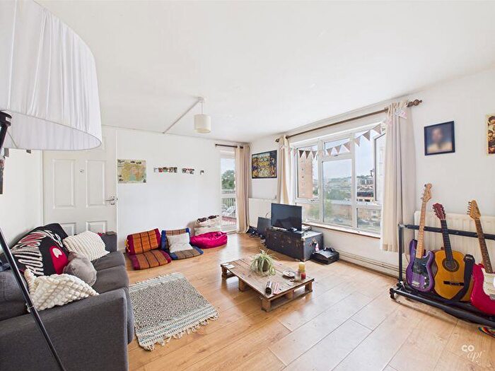 3 Bedroom Flat To Rent In John Street, Brighton, BN2