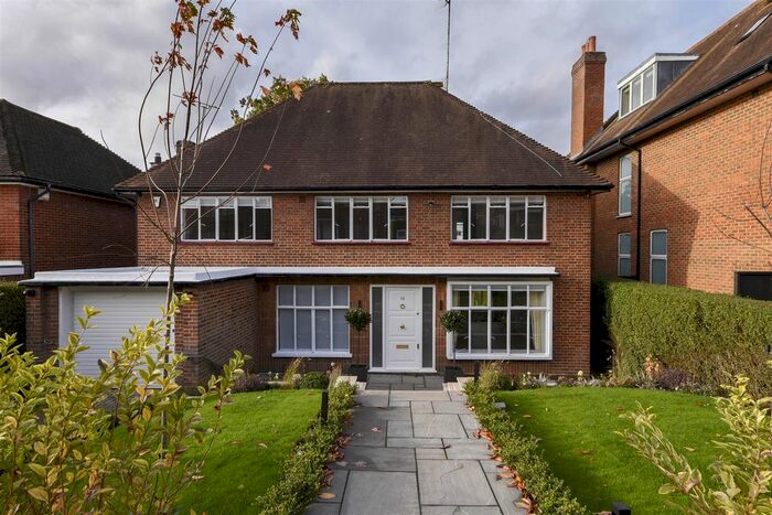 4 Bedroom Detached House To Rent In Church Mount, Hampstead Garden Suburb, N2