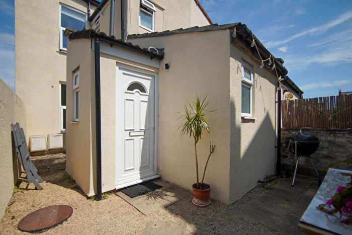 1 Bedroom Flat To Rent In Chessel Street, BS3