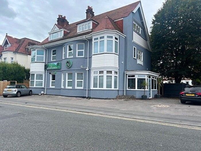 2 Bedroom Flat To Rent In Sea Road, Boscombe, Bournemouth, BH5