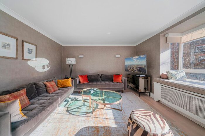 3 Bedroom Flat To Rent In Kinnerton Street, Belgravia, SW1X