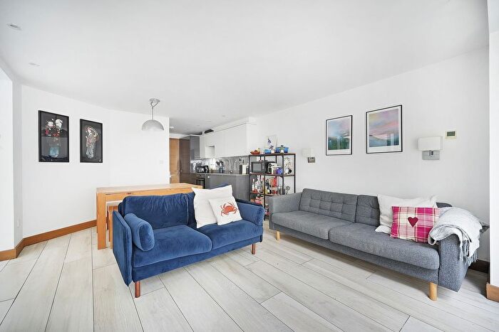 2 Bedroom Flat To Rent In Prince Of Wales Road, Kentish Town, NW5