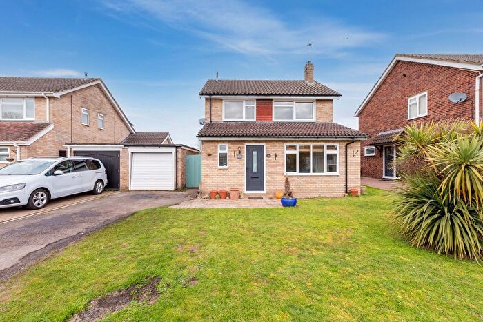 4 Bedroom Detached House For Sale In Winchester Drive, Maidenhead, SL6