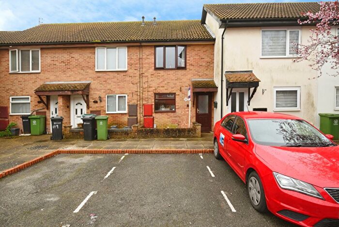 2 Bedroom Terraced House For Sale In South Road, Portsmouth, Hampshire, PO1