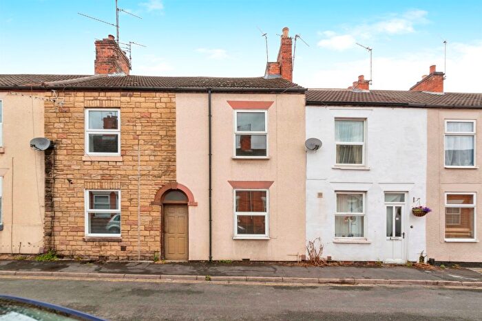 3 Bedroom Terraced House For Sale In College Street, Grantham, NG31
