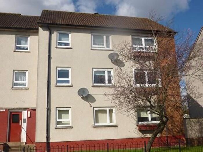 3 Bedroom Flat To Rent In Three Bedroom First Floot Flat, Roseberry Place, Hamilton, ML3