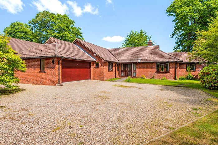 4 Bedroom Bungalow For Sale In Brackendown, West Hill, EX11