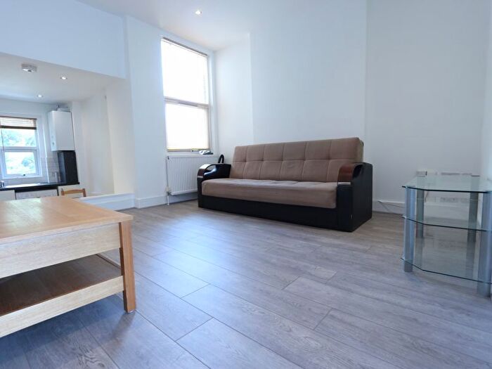 2 Bedroom Flat To Rent In Sidney Avenue, London, N13