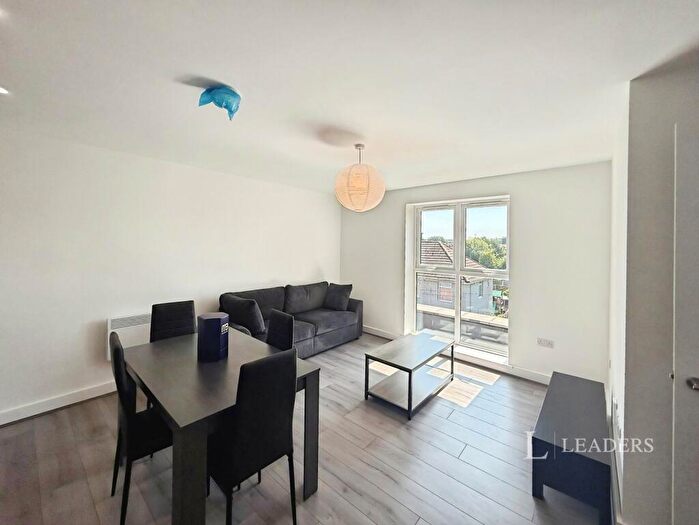 2 Bedroom Flat To Rent In Queens Drive, Liverpool, L13