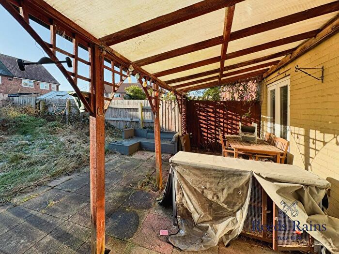 3 Bedroom Terraced House For Sale In Falkland Road, Hull, East Yorkshire, HU9