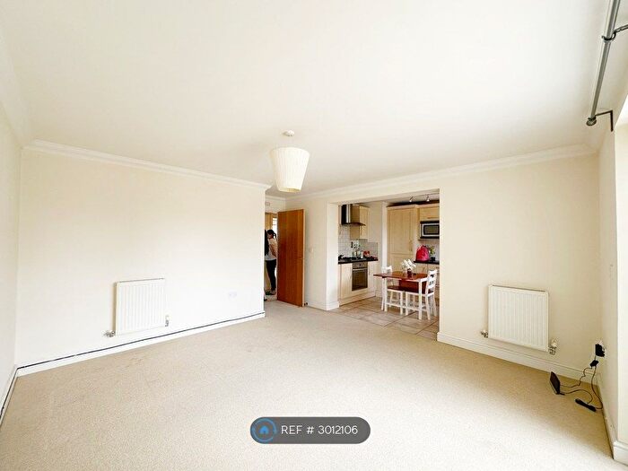 2 Bedroom Flat To Rent In Kelling Way, Broughton, Milton Keynes, MK10