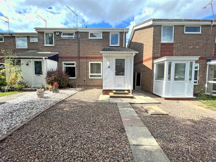 2 Bedroom Town House To Rent In Okehampton Crescent, Mapperley Plains, Nottingham, NG3
