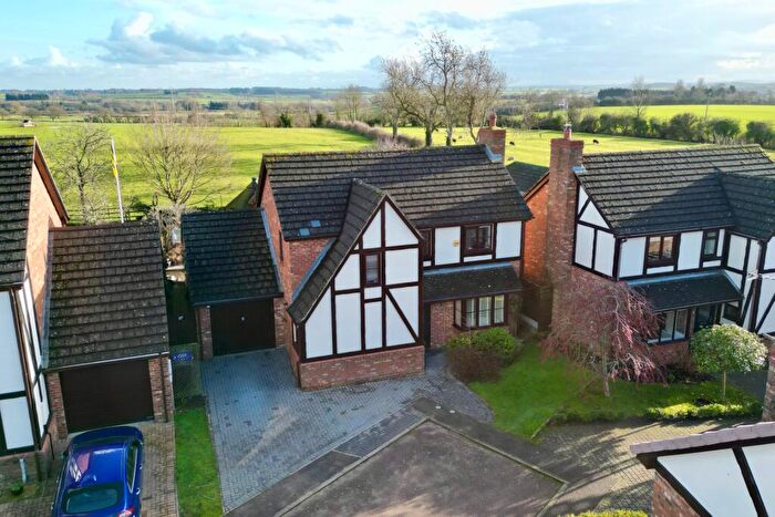 4 Bedroom Detached House For Sale In Grove Farm Close, Long Buckby, NN6