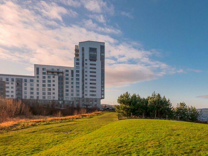 2 Bedroom Flat To Rent In Western Harbour View, Newhaven, EH6