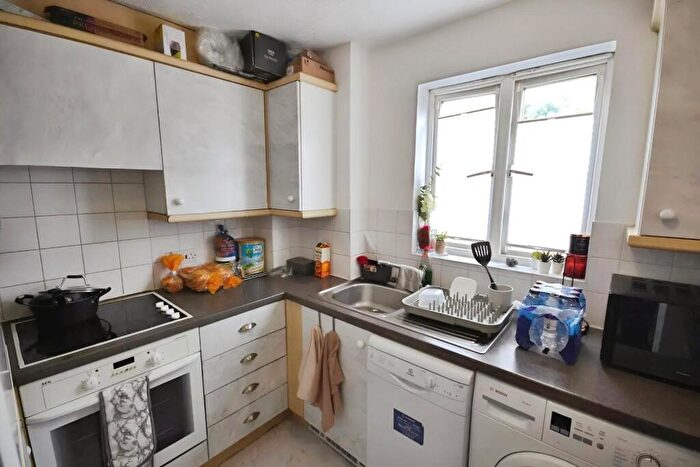 2 Bedroom Apartment For Sale In St. James Gardens, Little Heath, RM6