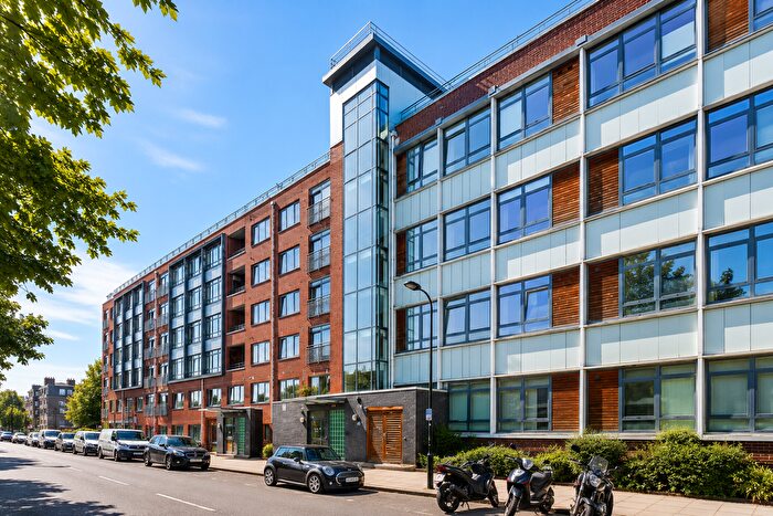 1 Bedroom Flat For Sale In Larden Road, London, W3