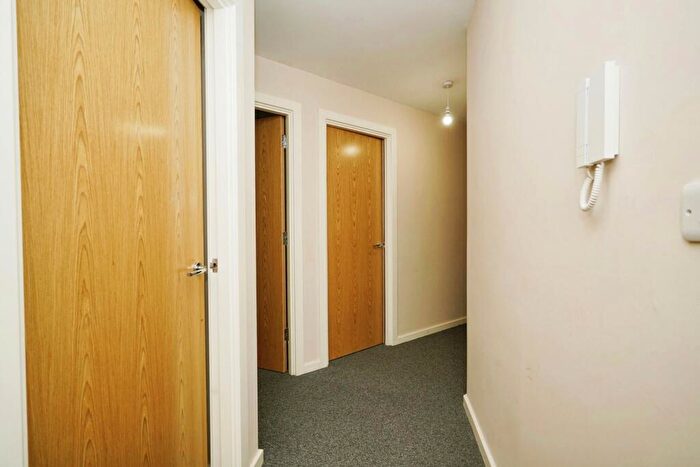 2 Bedroom Apartment For Sale In Windsor Street, Salford, M5
