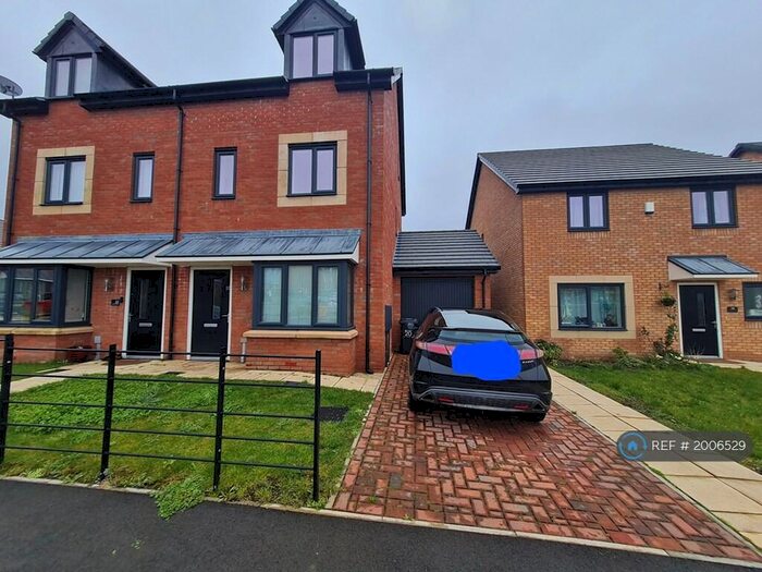 3 Bedroom Semi-Detached House To Rent In Centurion Road, Birmingham, B38