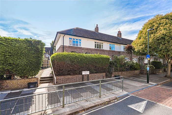 2 Bedroom Flat For Sale In Amyand Park Road, St Margarets Village, TW1