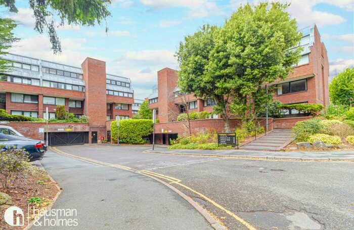 2 Bedroom Flat To Rent In Chandos Way, Golders Green, NW11