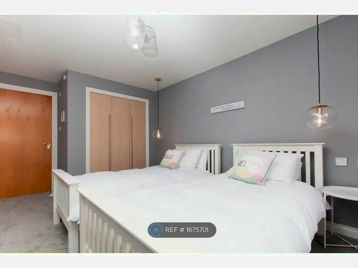 2 Bedroom Flat To Rent In Pilrig Heights, Edinburgh, EH6