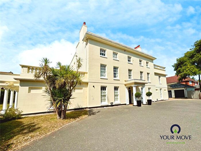2 Bedroom Flat For Sale In North Foreland Road, Broadstairs, Kent, CT10